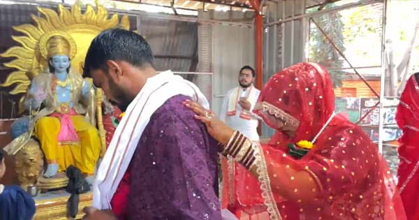 मुस्लिम लड़की ने अपनाया हिंदू धर्म, सहाना बनी शारदा, खंडवा के महादेवगढ़ मंदिर में की शादी