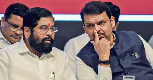 उद्धव सेना के मुखपत्र में पीएम मोदी और फडणवीस की तारीफ, शिंदे पर गंभीर आरोप, लिखा- पूर्व सीएम के राज में हुई दलालों और फिक्सरों की भरमार