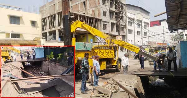 भोपाल नगर निगम की अतिक्रमण विरोधी कार्रवाई, नाले से हटाया कब्जा, लोहे की चादरें और अन्य सामान जब्त