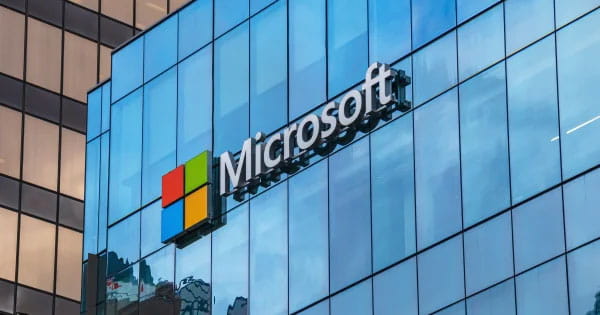 Microsoft Outlook डाउन : दुनियाभर के यूजर्स हुए परेशान, ईमेल और ऐप्स चलाने में आई दिक्कत