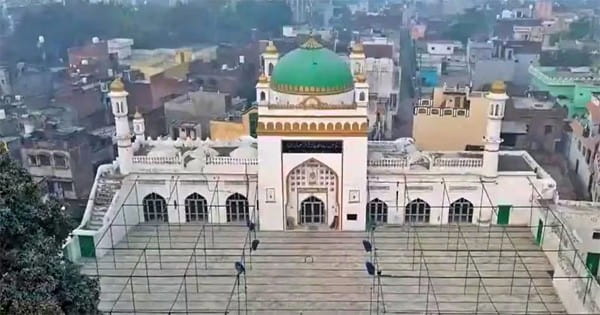 Sambhal Jama Masjid : संभल की शाही मस्जिद की पुताई से जुड़े मामले पर 12 मार्च को सुनवाई, जानें हाईकोर्ट ने क्या कहा…