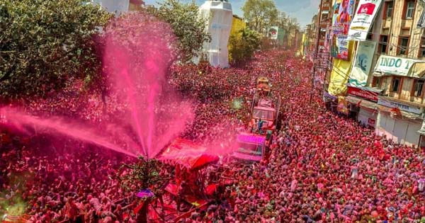 इंदौर : रंगपंचमी गेर में पुलिस की बड़ी कार्रवाई, 40 गिरफ्तार, मेवात गैंग की 6 महिलाएं भी शामिल