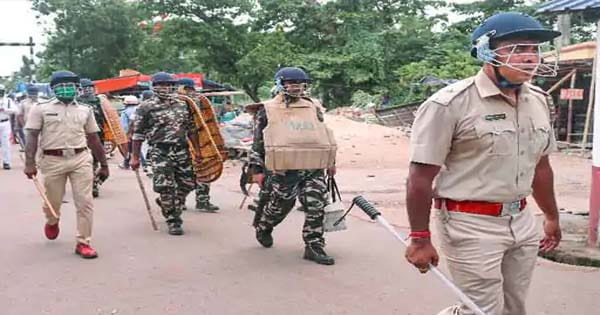 रामनवमी के मौके पर पश्चिम बंगाल में हाई अलर्ट, 14 जिलों में तनाव का माहौल, VHP ने दी चेतावनी, कहा- ‘अगर हमला हुआ तो चुप नहीं बैठेंगे’