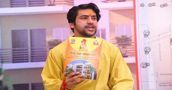 पंडित धीरेंद्र शास्त्री के ‘हिंदू गांव’ पर गरमाई सियासत, कांग्रेस प्रवक्ता ने कहा- मुझे भी मुस्लिम गांव बसाने की दी जाए इजाजत; बीजेपी ने दिया तीखा जवाब