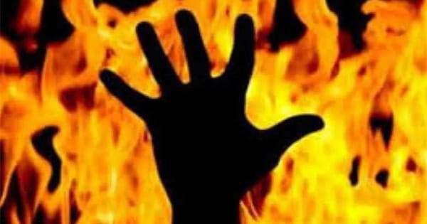 भोपाल : पत्नी की शिकायत के डर से युवक ने खुद को लगाई आग, पुलिसकर्मियों ने बचाई जान