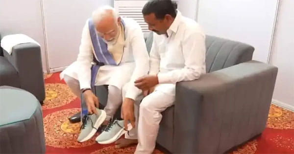कौन हैं रामपाल कश्यप? जिन्हें पीएम मोदी ने पहनाए जूते, 14 साल पहले लिया संकल्प हुआ पूरा; भावुक कर देने वाला पल वीडियो में कैद