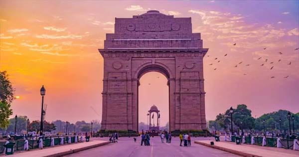 दिल्ली में 5000 पाकिस्तानी नागरिकों की पहचान, पहलगाम हमले के बाद केंद्र ने अपनाया कड़ा रुख 