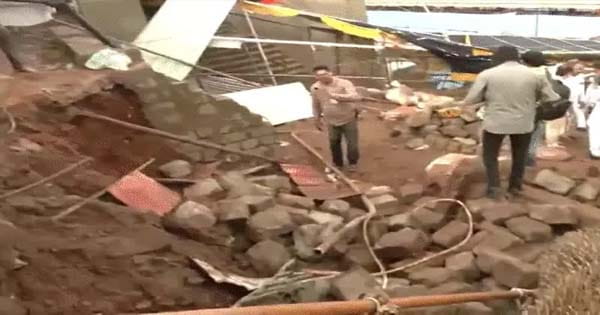 विशाखापट्टनम के नरसिंह स्वामी मंदिर में हादसा, चंदनोत्सव के दौरान गिरी दीवार, 8 श्रद्धालुओं की मौत, 4 घायल