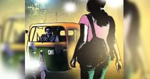 बेंगलुरु में महिला से छेड़छाड़ : मदद के लिए चिल्लाई, ऑटो रोके लेकिन कोई आगे नहीं आया