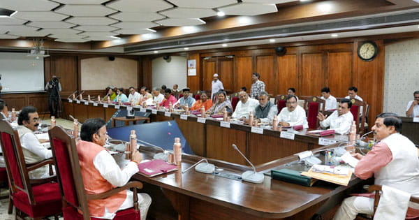 Mohan Cabinet Decision : पचमढ़ी की सीमाएं बदलीं, नक्सल प्रभावित जिलों में तैनात होंगे 850 कार्यकर्ता, दिव्यांग खिलाड़ियों को मिलेगा सम्मान, इन फैसलों पर भी लगी मुहर