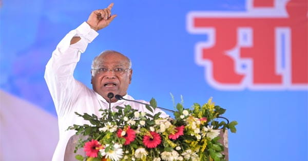 मल्लिकार्जुन खरगे ने पहलगाम हमले पर केंद्र सरकार को घेरा, बोले- तीन दिन पहले मिली थी खुफिया रिपोर्ट, पीएम ने रद्द किया था दौरा