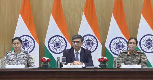 Operation Sindoor : झूठे पाकिस्तान पर भरोसा नहीं किया जा सकता... विदेश सचिव ने कहा- आतंकवादियों को PAK झंडे में लपेटा गया, मिलिट्री हमारा टारगेट नहीं थी