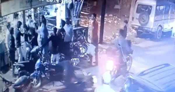 Guna News : किराना दुकानदार महिला और बेटे से मारपीट, आरोपियों ने छीना मंगलसूत्र और 5 हजार नकद लेकर फरार, CCTV में कैद हुई वारदात