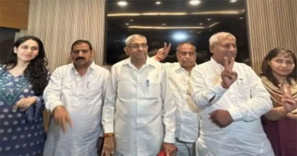 दिल्ली में AAP को बड़ा झटका : 15 पार्षदों ने दिया इस्तीफा, बनाया अलग गुट, 'इंद्रप्रस्थ विकास पार्टी' का ऐलान