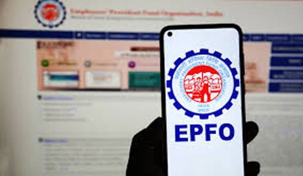 EPFO का तोहफा, PF पर इस साल भी मिलेगा 8.25% ब्याज, सरकार ने दी मंजूरी