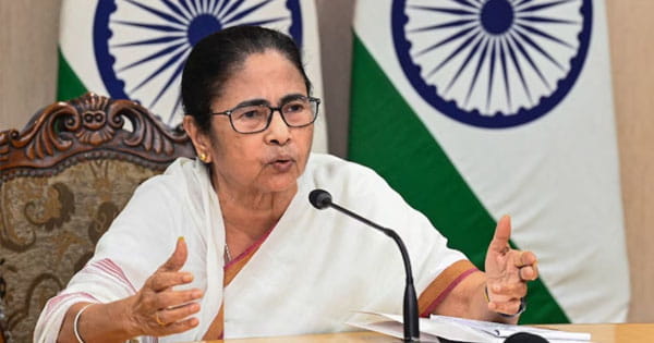 'ऑपरेशन सिंदूर' को लेकर ममता बनर्जी का पीएम मोदी पर तीखा हमला, कहा- अगर हिम्मत है तो कल ही चुनाव की तारीख घोषित करें, बंगाल तैयार है