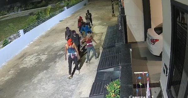 Guna News : बीजी रोड स्थित वीरेंद्र नगर में नकाबपोश बदमाशों ने सूने घर को बनाया निशाना, जेवर-नकदी और कपड़ों से भरे गोदाम की बड़ी सेंधमारी