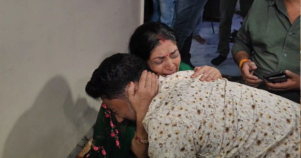 राजा रघुवंशी हत्याकांड : राजा की मां से गले मिलकर सोनम का भाई गोविंद फूट-फूटकर रोया, बोला- मेरी बहन को मिले सजा-ए-मौत