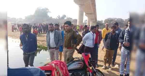 दतिया में सिंध नदी के पुल से बाइक समेत गिरा युवक, मौके पर मौत, क्षतिग्रस्त पुल से हुआ हादसा