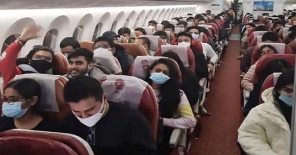 रूस-यूक्रेन जंग :  यूक्रेन में फंसे भारतीयों को निकालेगा भारत, सरकार उठाएगी फ्लाइट का खर्च; रूस के विदेश मंत्री बोले- यूक्रेन के राष्ट्रपति झूठे हैं