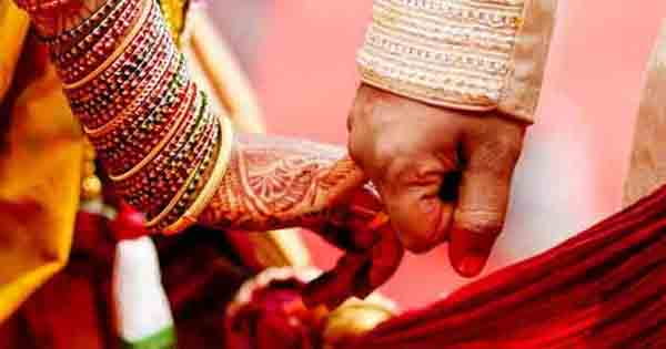 उज्जैन में अनोखी शादी : 82 साल के रिटायर अधिकारी की हमसफर बनी 36 साल की महिला, बोले- बनेंगे एक दूसरे का सहारा