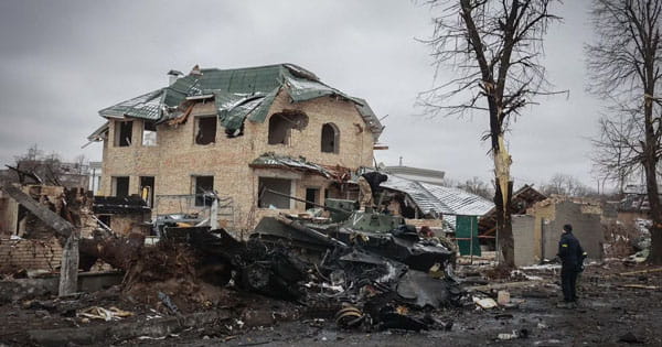 Russia-Ukraine War : 3 हजार अमेरिकी नागरिक भी यू्क्रेन के लिए उठाएंगे हथियार, पुतिन को हराने के लिए जॉनसन ने बनाई छह सूत्रीय योजना