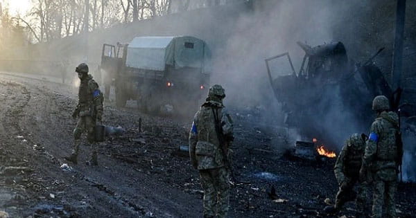 सायरन की आवाज से गूंजा यूक्रेन का आसमान, NATO का दावा- Chemical Weapons का इस्तेमाल कर सकता है रूस