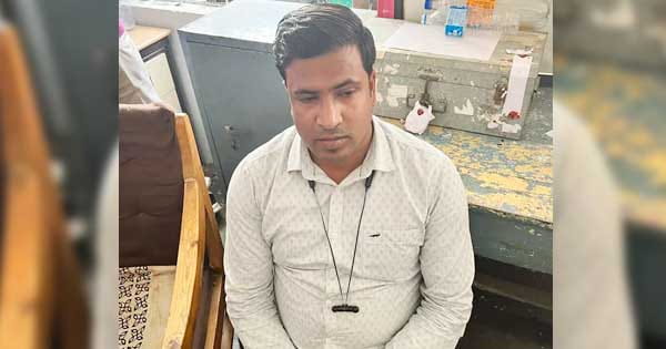 इंदौर लोकायुक्त की कार्रवाई : पटवारी को 15 हजार की रिश्वत लेते रंगे हाथ पकड़ा, पावती बनाने के एवज में मांगे थे 25 हजार