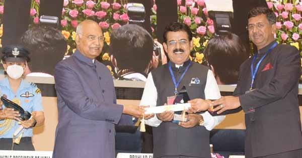 इंदौर वॉटर मैनेजमेंट में नंबर-1 : राष्ट्रपति कोविंद ने सांसद और कलेक्टर को दिया राष्ट्रीय जल पुरस्कार