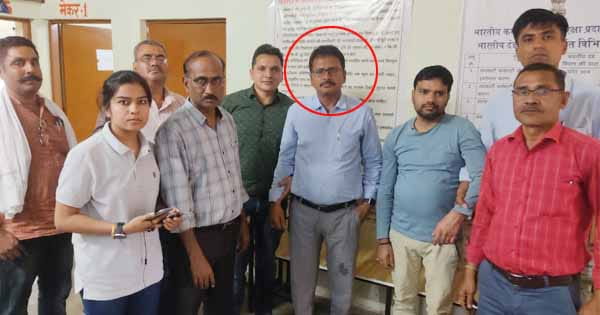 शहडोल में EOW की कार्रवाई : सब रजिस्ट्रार को 1 लाख की रिश्वत लेते पकड़ा, रजिस्ट्री की कॉपी देने के बदले में मांगे थे रुपए