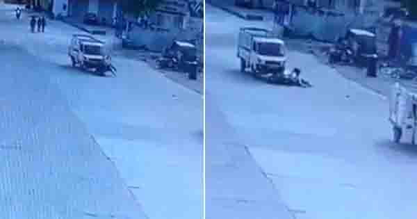 भोपाल में प्रेमी युगल पर जानलेवा हमला; स्कूटी पर घूमते देख चढ़ाई लोडिंग गाड़ी, बच गए तो पीटा, देखें VIDEO