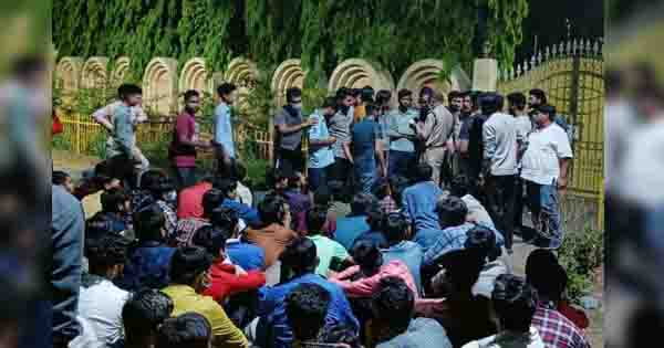 बीयू में देर रात प्रदर्शन : NSUI कार्यकर्ताओं ने कुलपति निवास घेरा, छात्रों से मारपीट का आरोप
