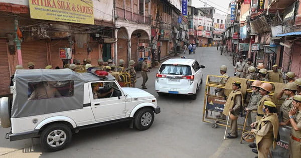Gyanvapi Masjid Row: ज्ञानवापी का दूसरे दिन का सर्वे पूरा, हिंदू पक्ष का दावा- दीवार पर कुछ आकृतियां दिखाई दीं