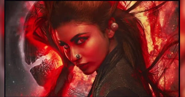 Brahmastra: 'ब्रह्मास्त्र' में सामने आया Mouni Roy का लुक, 'अंधेरे की रानी' बनकर सबको वश में करेगी एक्ट्रेस