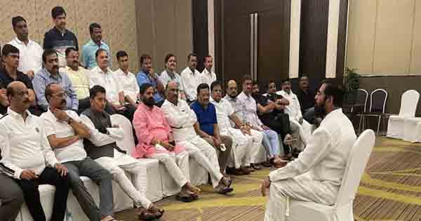 Maharashtra Political Crisis Update : एकनाथ शिंदे का पलड़ा भारी! 50 के पार जा सकती है शिवसेना विधायकों की संख्या