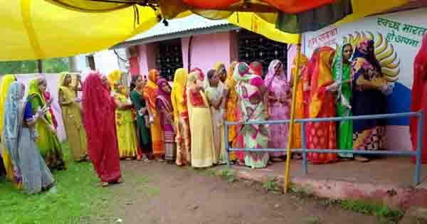 MP Panchayat Chunav 2022 : भिंड, सतना में फर्जी मतदान को लेकर बवाल, रीवा में 3 चुनाव कर्मचारी सस्पेंड