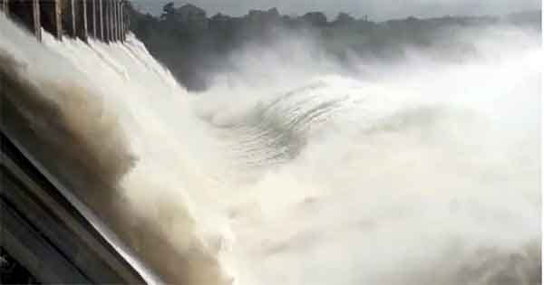 Jabalpur Bargi Dam Update : भारी बारिश के चलते खोले गए बरगी बांध के 21 में से 13 गेट, उफान पर आएगी नर्मदा