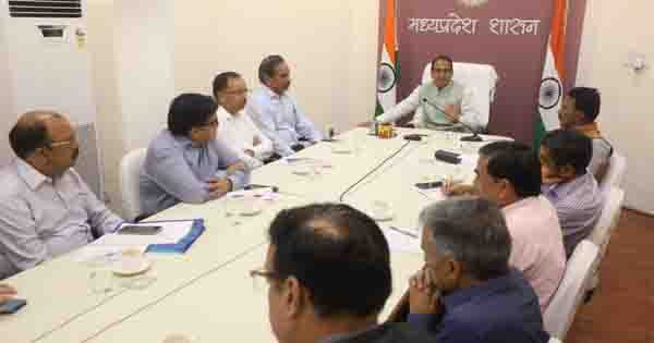 CM शिवराज ने युद्ध स्तर पर व्यवस्थाओं को सुधारने के दिए निर्देश, फसलों के नुकसान की मांगी रिपोर्ट; PM मोदी को बताई स्थिति