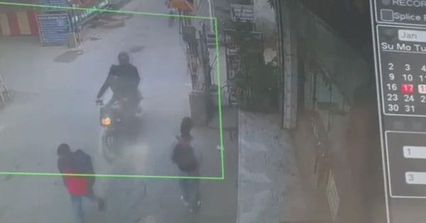 Delhi Acid Attack: द्वारका इलाके में स्कूल जा रही छात्रा पर एसिड अटैक, CCTV फुटेज आया सामने