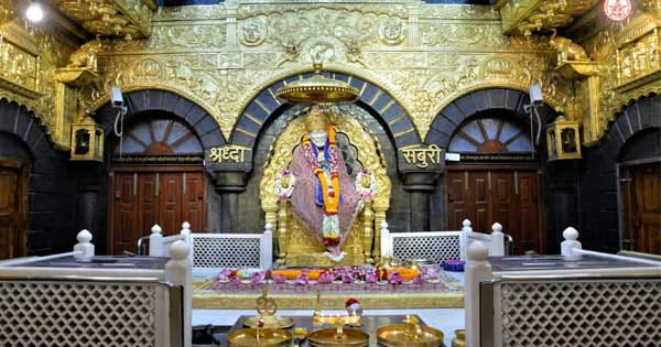 Covid-19 : शिरडी साई मंदिर में मास्क और सोशल डिस्टेंसिंग अनिवार्य, महाराष्ट्र के अन्य मंदिरों में भी लागू हुए नियम