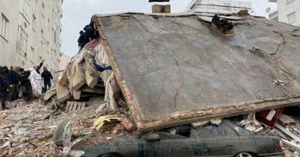 तुर्की-सीरिया समेत 4 देशों में भूकंप से तबाही: मरने वालों की संख्या 1300 पहुंची, 5000 लोग घायल; लोगों की मौत, हजारों घर जमींदोज