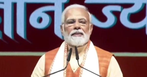 जब एक साल पुराने निमंत्रण कार्ड पर दावत खाने पहुंचे मोदी... गहलोत के पुराना भाषण पढ़ने पर सुनाया किस्सा