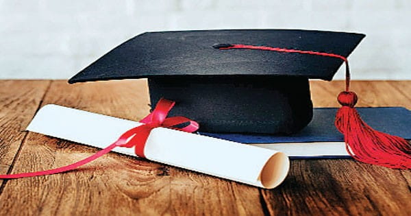 अब तीन नहीं, एक साल में पूरी होगी एमसीए की डिग्री एआईसीटीई ने स्टूडेंट्स की घटती रुचि के चलते 5 साल में कम किए 2 वर्ष