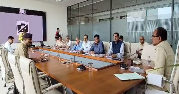 CM शिवराज ने साइबर क्राइम के संबंध में बुलाई बड़ी बैठक, निर्देश देते हुए कहा- आपराधिक घटनाओं से बचने के लिए अवेयरनेस कैंपेन चलाया जाएगा