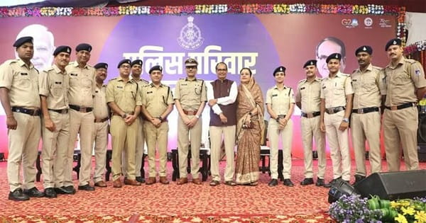 MP के पुलिसकर्मियों को सीएम शिवराज की बड़ी सौगात, मिलेगा साप्ताहिक अवकाश; पेट्रोल, वर्दी लिए भत्ता बढ़ाया; ये घोषणाएं भी की