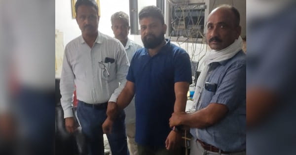 रायसेन में लोकायुक्त की बड़ी कार्रवाई : जिला कोषालय में पदस्थ बाबू 3 हजार की रिश्वत लेते पकड़ाया, रिटायर्ड शिक्षक से एनपीएस की राशि निकालने के एवज में मांगी थी घूस