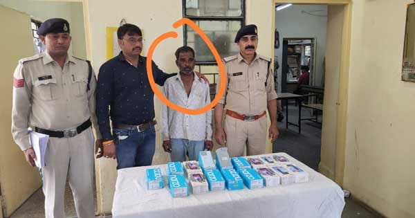 बाप नंबरी… बेटे 10 नंबरी : अपने बच्चों से करवाता था दुकानों के अंदर चोरी, आरोपी पिता और 2 नाबालिग बच्चे गिरफ्तार