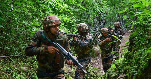 जम्मू-कश्मीर : कुलगाम में आतंकियों से मुठभेड़ में घायल 3 जवान शहीद, सर्च ऑपरेशन जारी