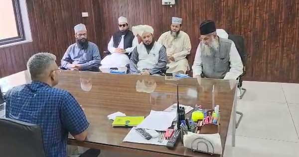 इंदौर में मस्जिद पर पेट्रोल बम फेंकने का मामला : युवतियां भी थीं वारदात में शामिल, पुलिस बोली- अपराधी जल्दी होंगे सलाखों के पीछे