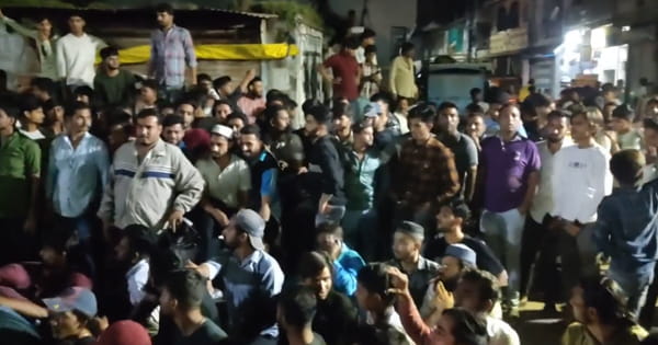 VIDEO : रतलाम में लगे 'सिर तन से जुदा' के नारे... सोशल मीडिया पर आपत्तिजनक टिप्पणी को लेकर देर रात हंगामा, मुस्लिम ‎समाज ने घेरी पुलिस चौकी